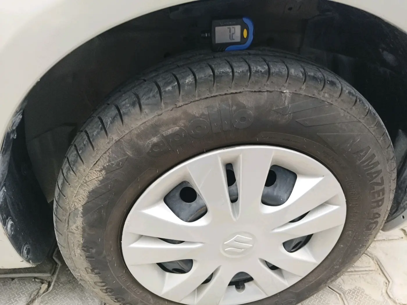 2017 Maruti Swift VDI, Diesel, Manual, 82,940 km, tyre