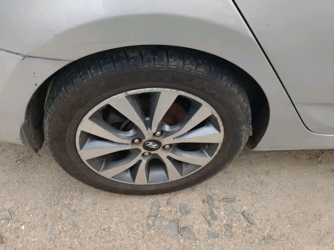 2013 Hyundai Verna FLUIDIC 1.6 CRDI SX, Diesel, Manual, 1,76,922 km, tyre