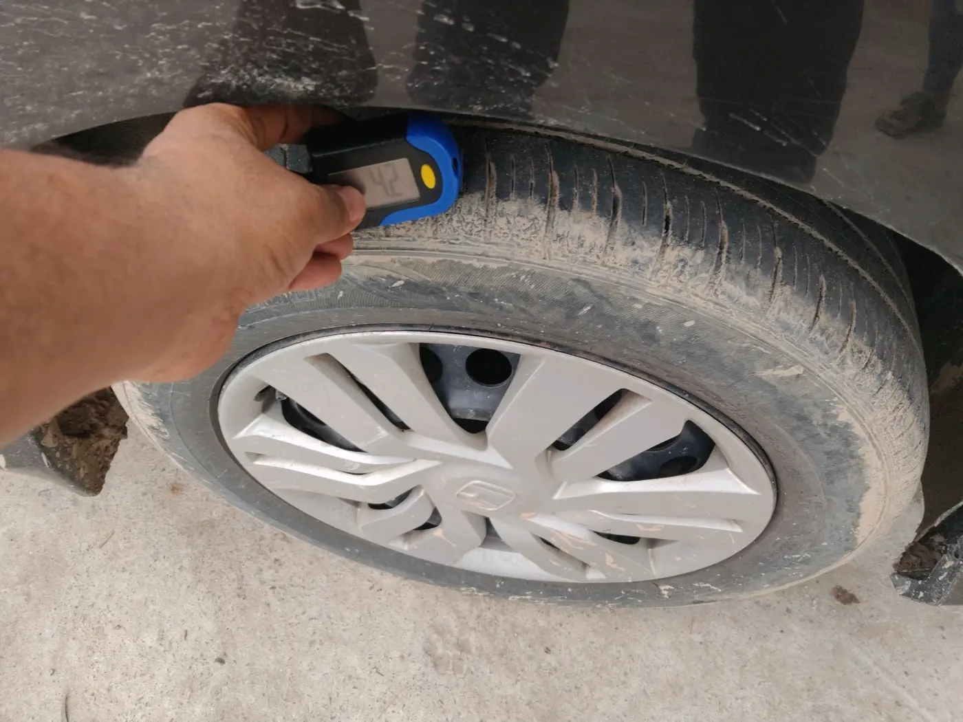 2014 Honda City 1.5L I-VTEC SV, Petrol, Manual, 1,04,650 km, tyre