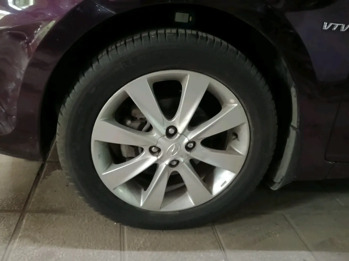 2013 Hyundai Verna FLUIDIC 1.6 VTVT SX, Petrol, Manual, 1,17,389 km, tyre