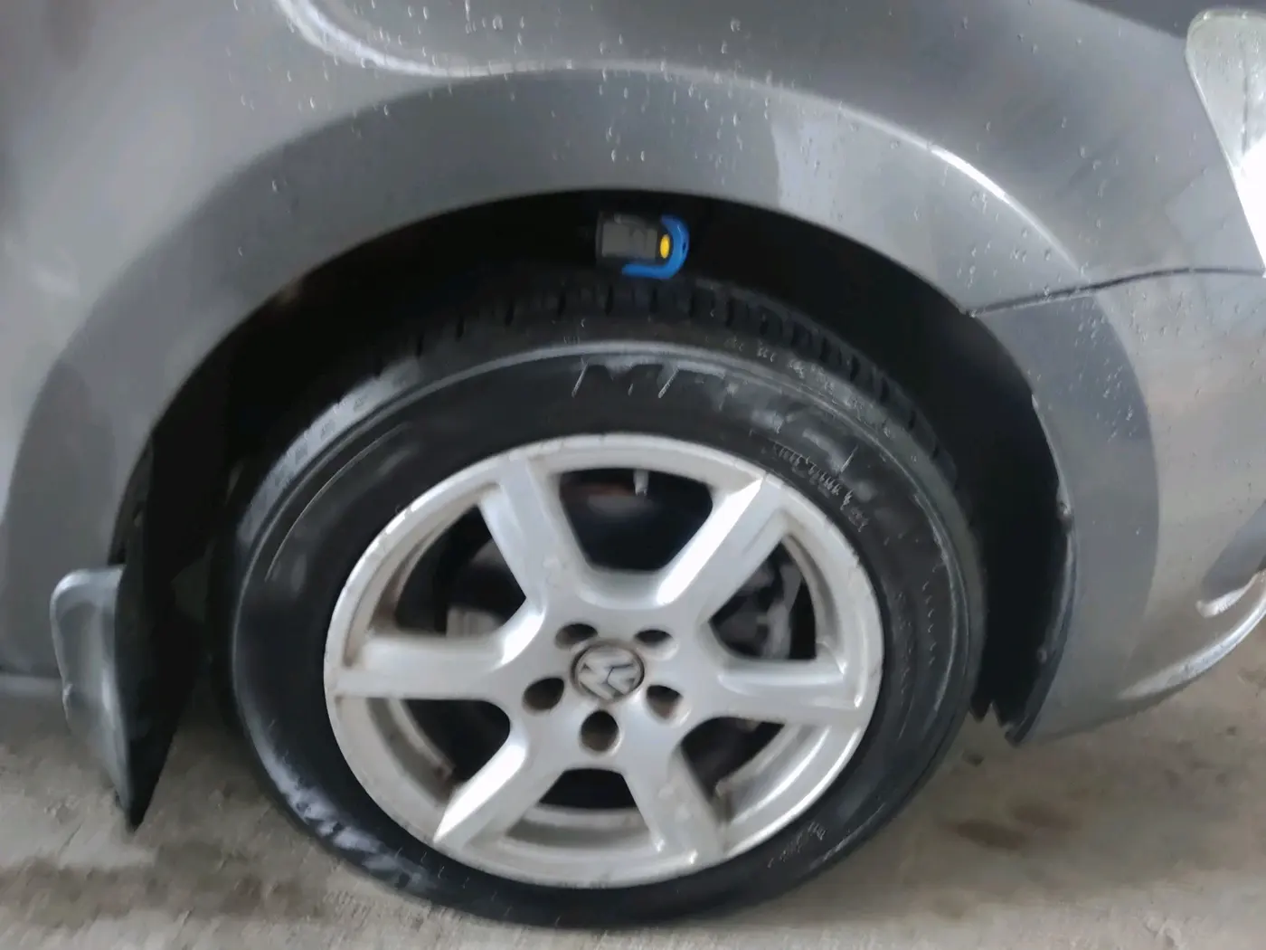 2013 Volkswagen Vento HIGHLINE PETROL AT, Petrol, Automatic, 96,231 km, tyre