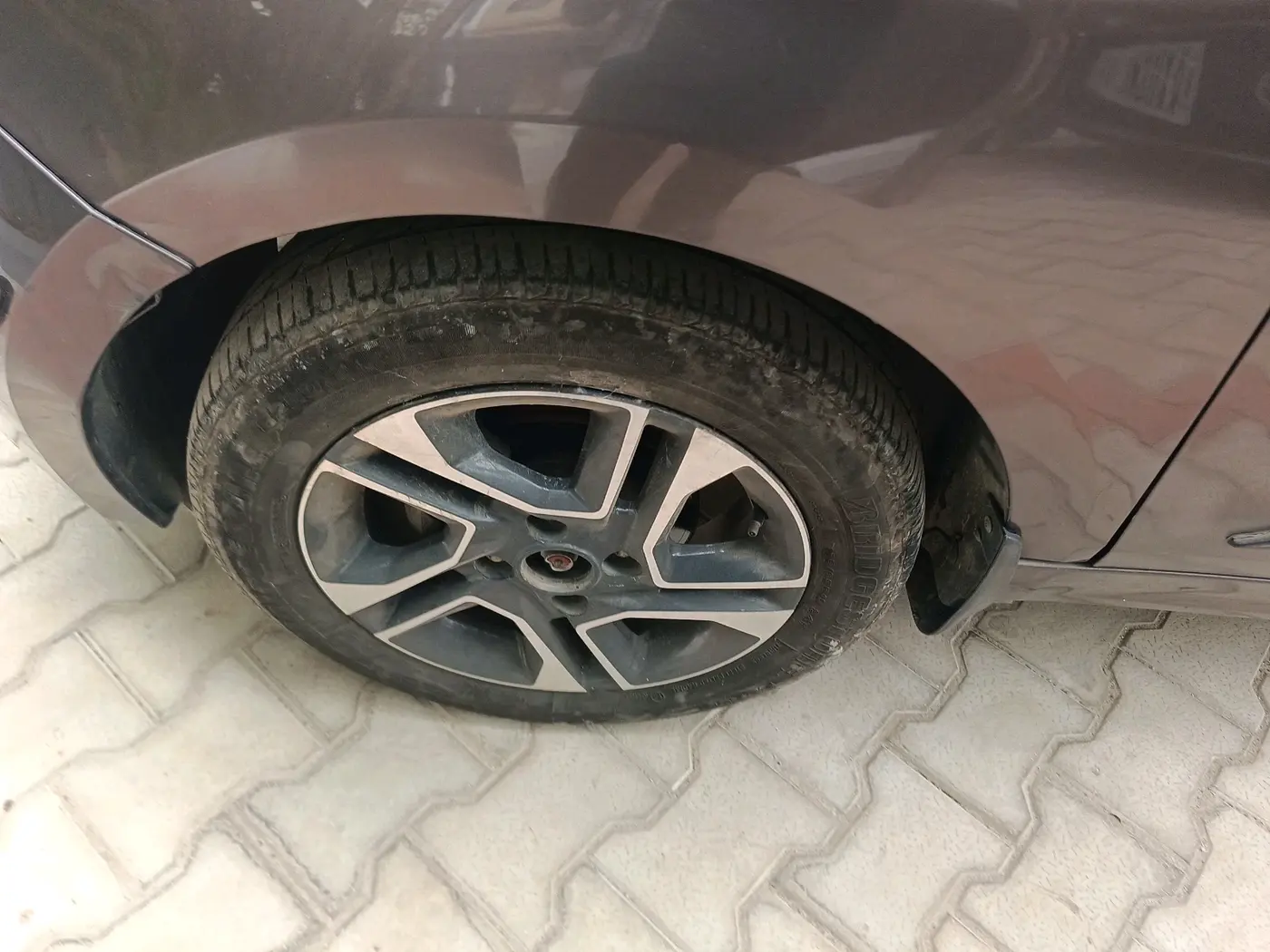 2018 Tata TIGOR XZ PETROL, Petrol, Manual, 70,962 km, tyre