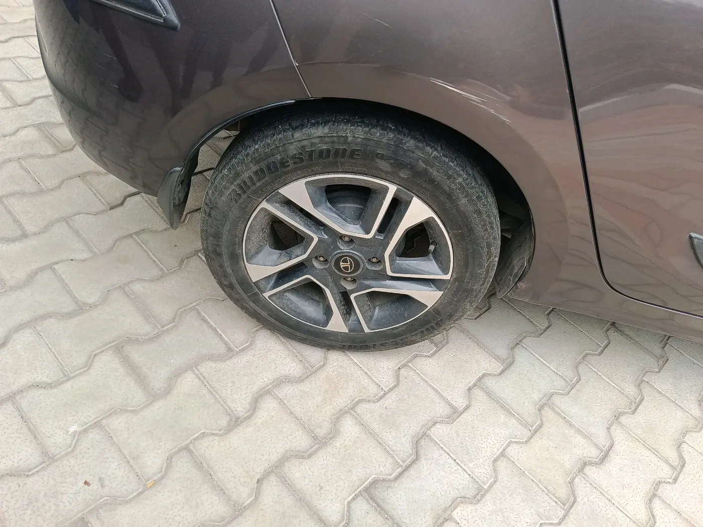 2018 Tata TIGOR XZ PETROL, Petrol, Manual, 70,962 km, tyre