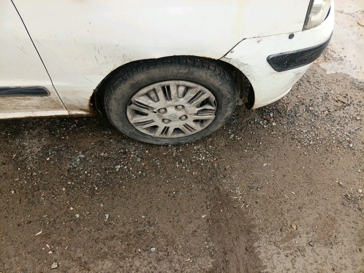 2012 Hyundai Santro Xing GLS, CNG, Manual, 1,04,233 km, tyre