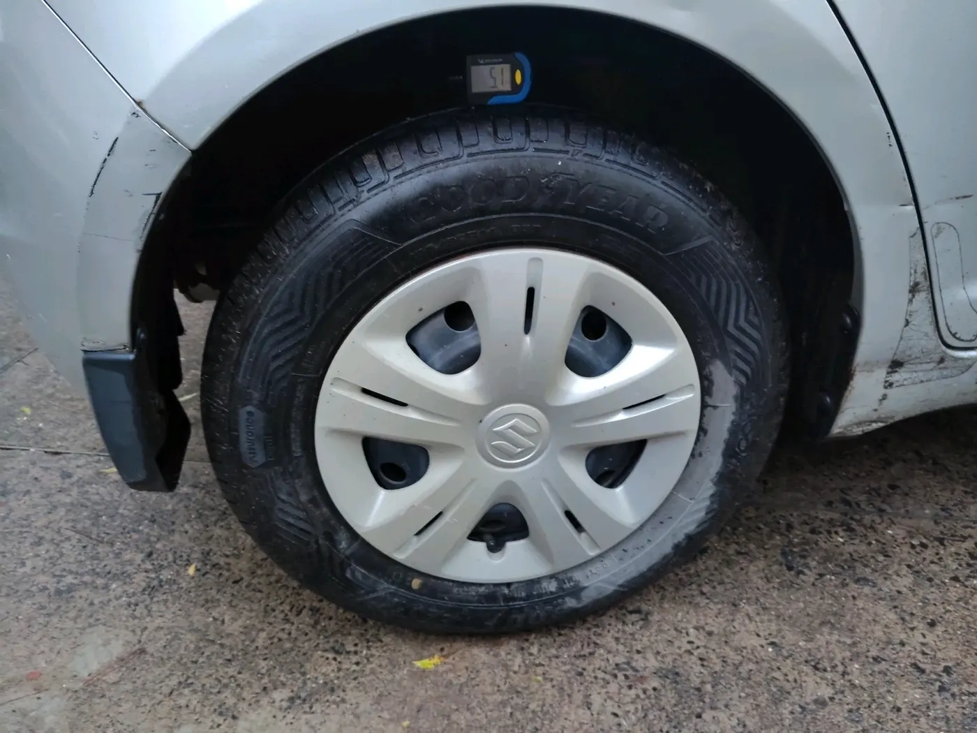 2011 Maruti Swift VXI, Petrol, Manual, 29,039 km, tyre