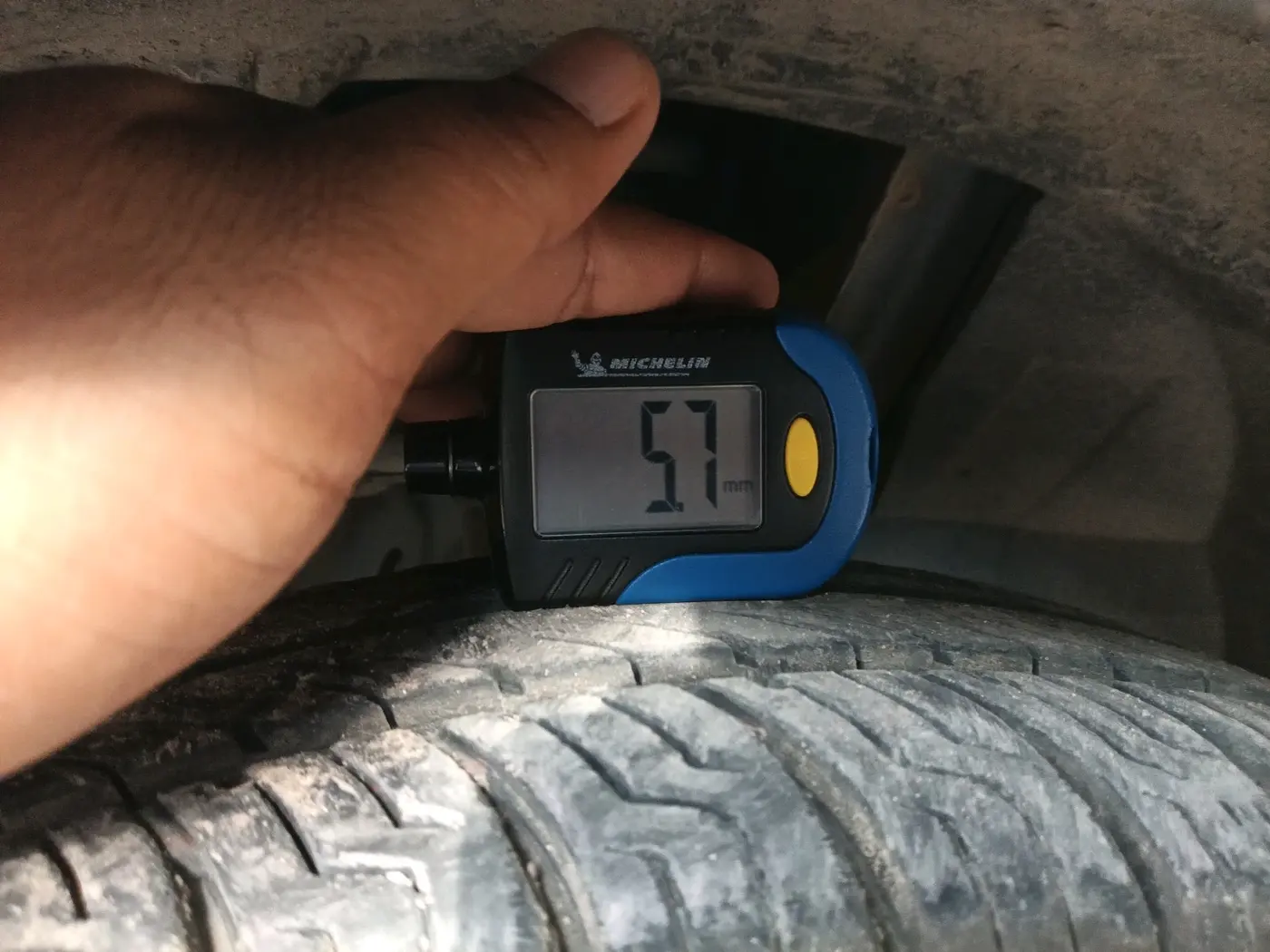 2020 Renault TRIBER RXZ AMT, Petrol, Automatic, 73,786 km, tyre