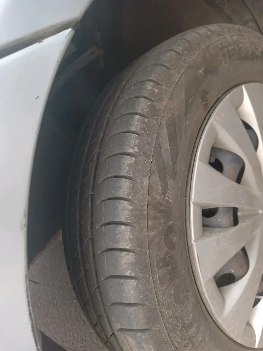 2011 Toyota Etios G, Petrol, Manual, 38,700 km, tyre