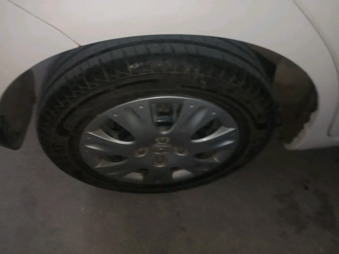2013 Honda Brio S MT, Petrol, Manual, 43,449 km, tyre
