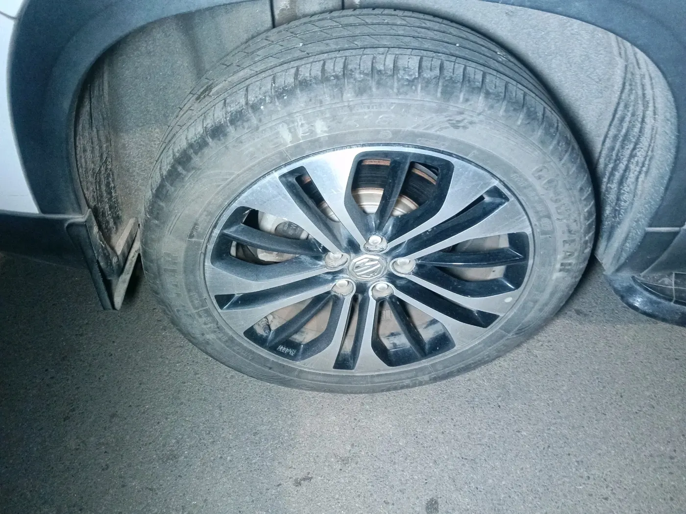 2021 MG HECTOR PLUS SHARP 1.5 PETROL TURBO DCT 6-STR, Petrol, Automatic, 29,350 km, tyre