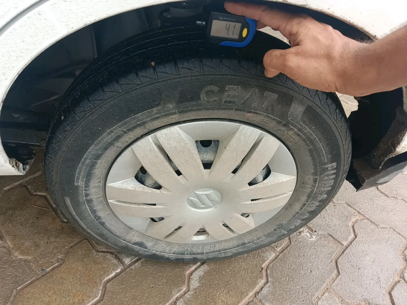 2021 Maruti Alto LXI, Petrol, Manual, 33,586 km, tyre