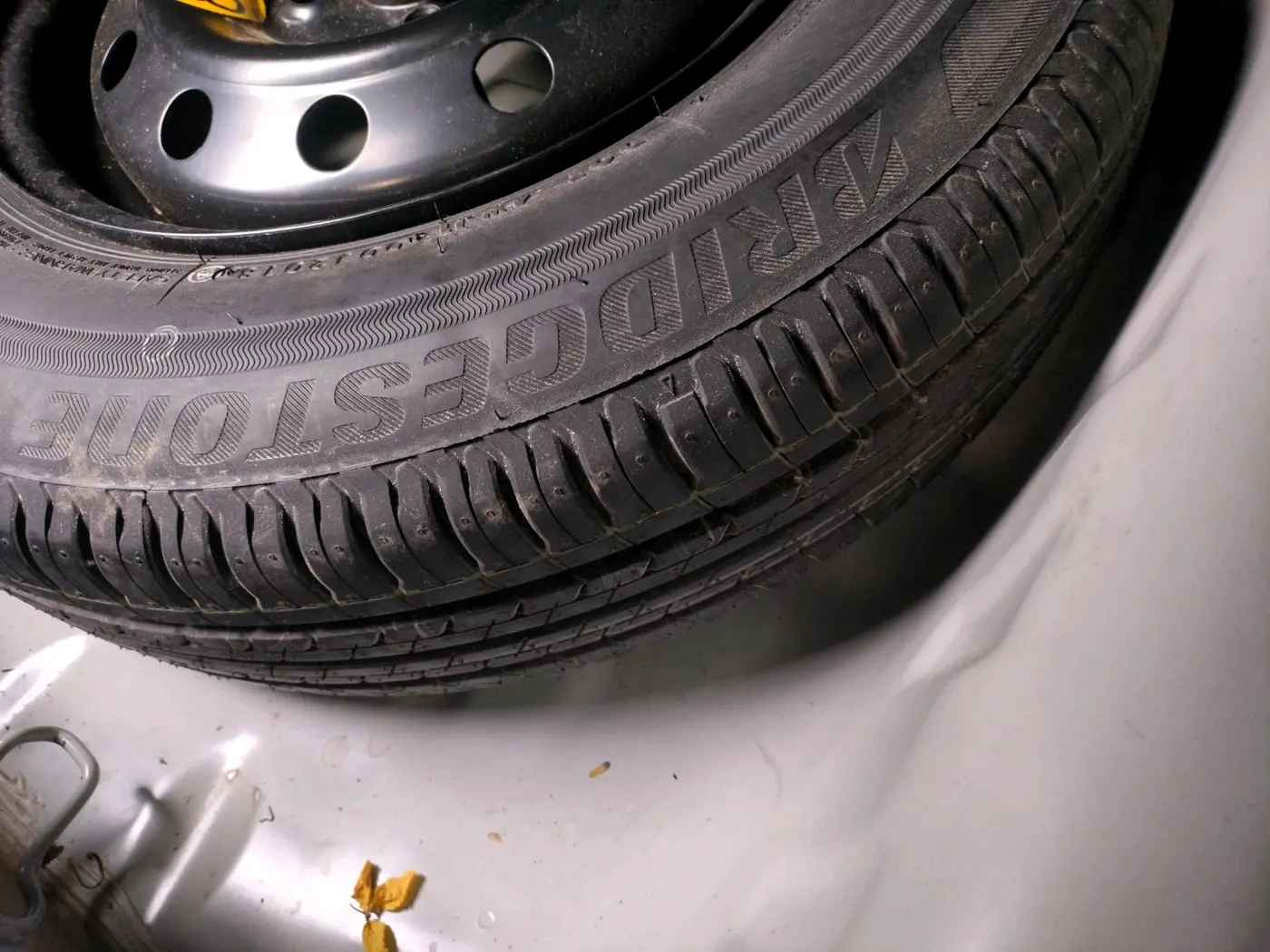 2018 Maruti Dzire ZXI, Petrol, Manual, 34,200 km, tyre