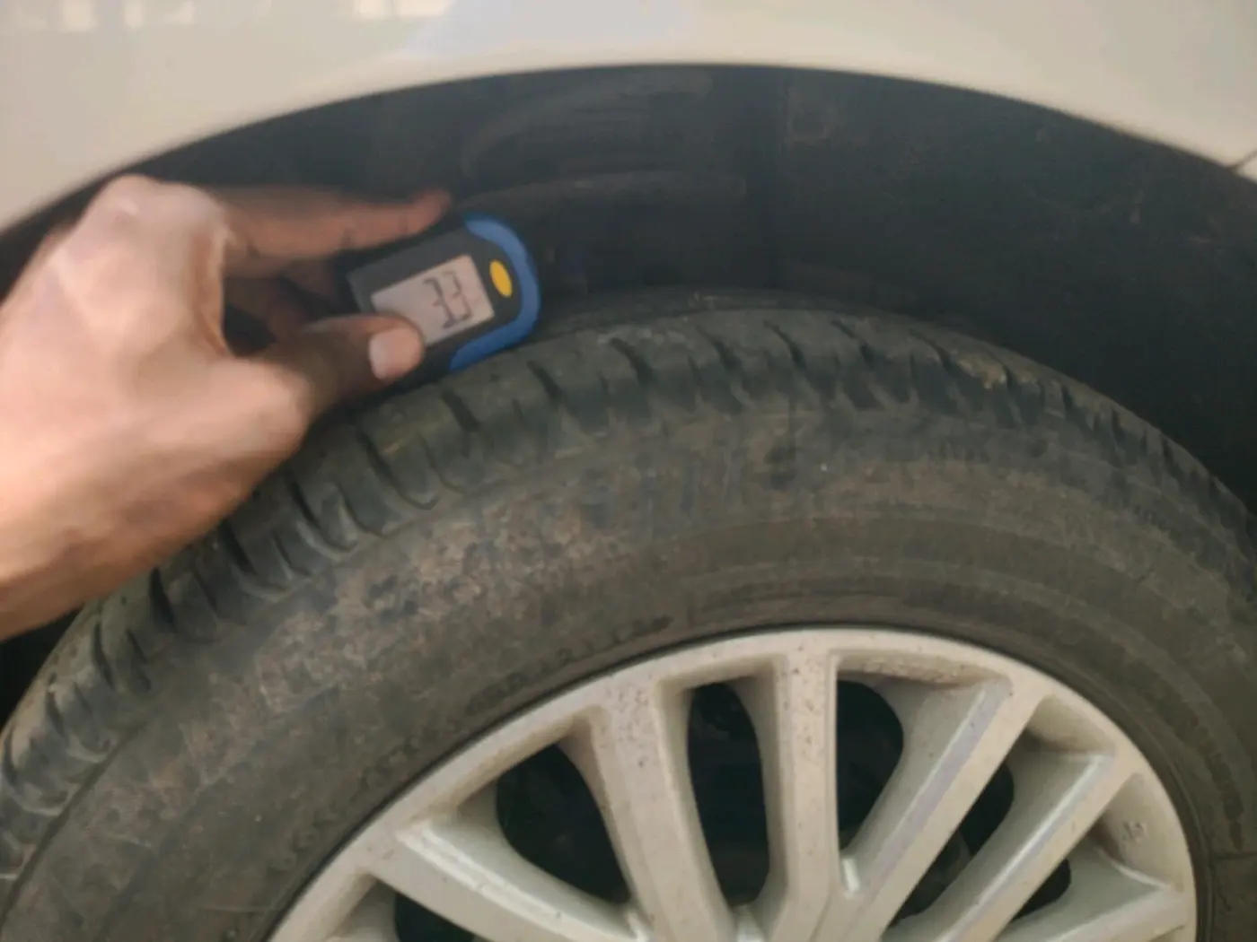 2018 Maruti Dzire ZXI, Petrol, Manual, 34,200 km, tyre