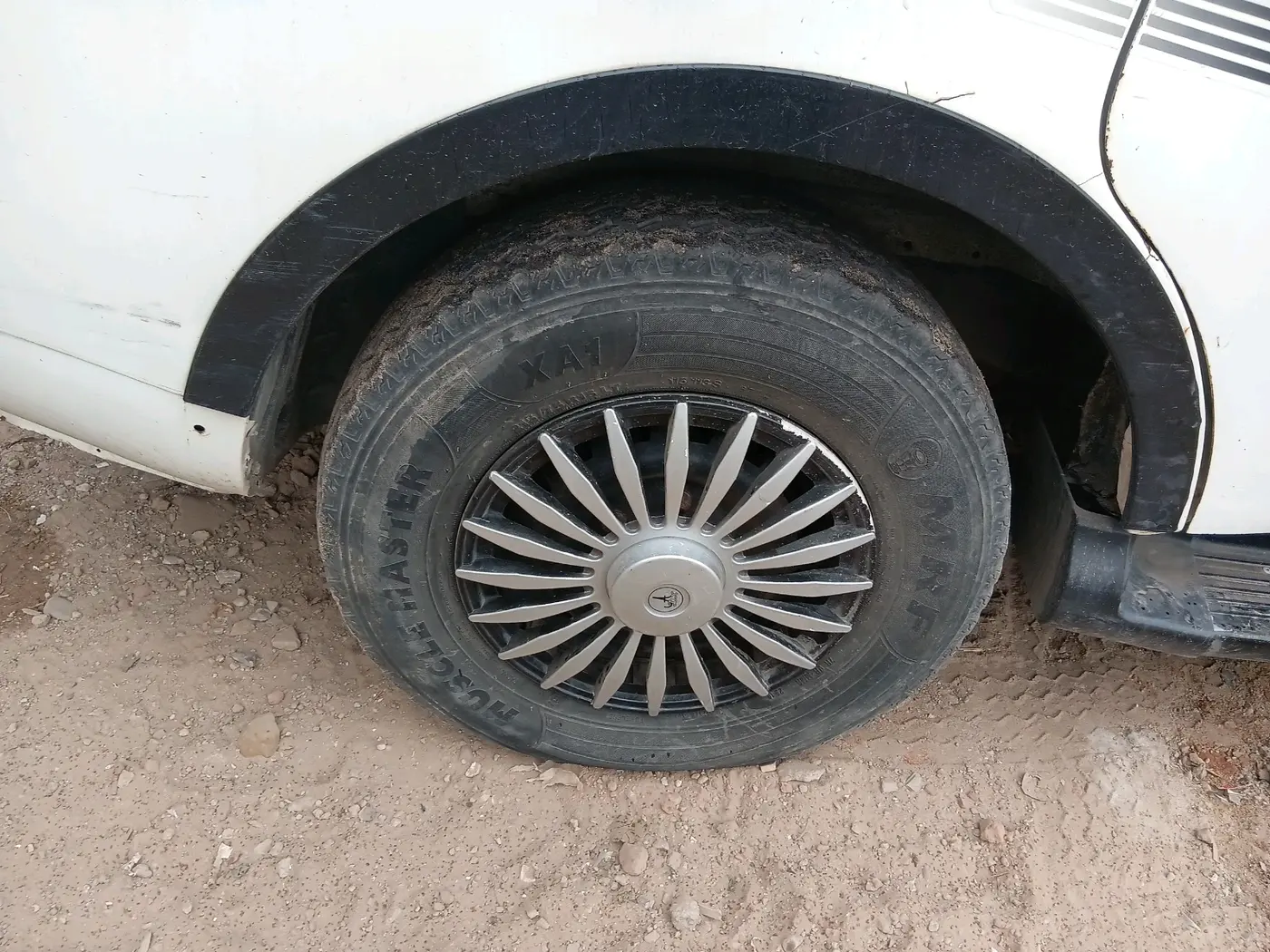 2012 Mahindra Xylo E4 BS-III, Diesel, Manual, 1,50,190 km, tyre