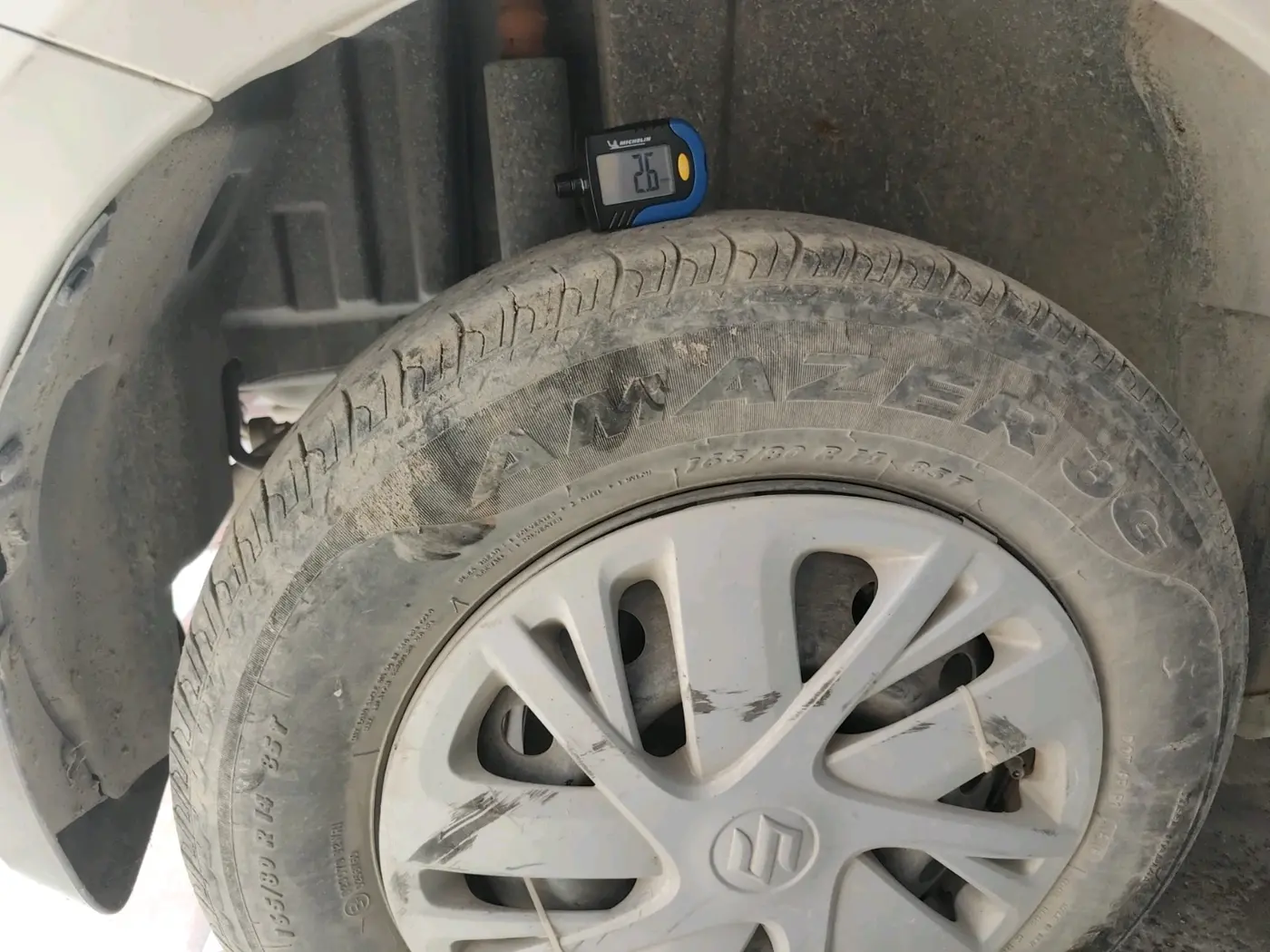 2016 Maruti Swift VXI, Petrol, Manual, 39,544 km, tyre