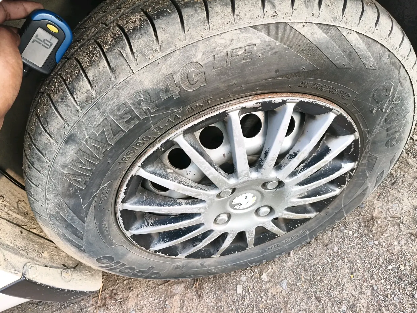2022 Maruti Swift Dzire TOUR S-CNG (O), CNG, Manual, 61,777 km, tyre