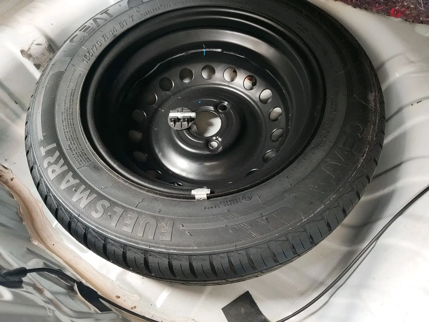 2019 Renault Kwid RXT 1.0 AMT (O), Petrol, Automatic, 33,314 km, tyre