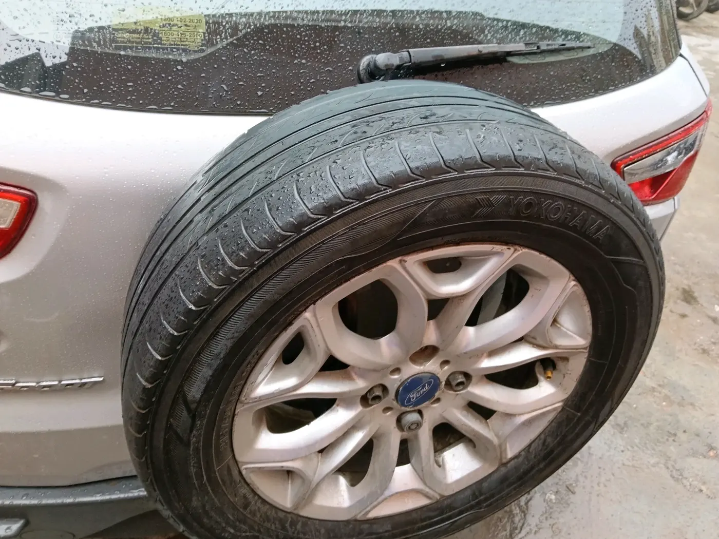 2013 Ford Ecosport TITANIUM 1.0L ECOBOOST, Petrol, Manual, 95,574 km, tyre