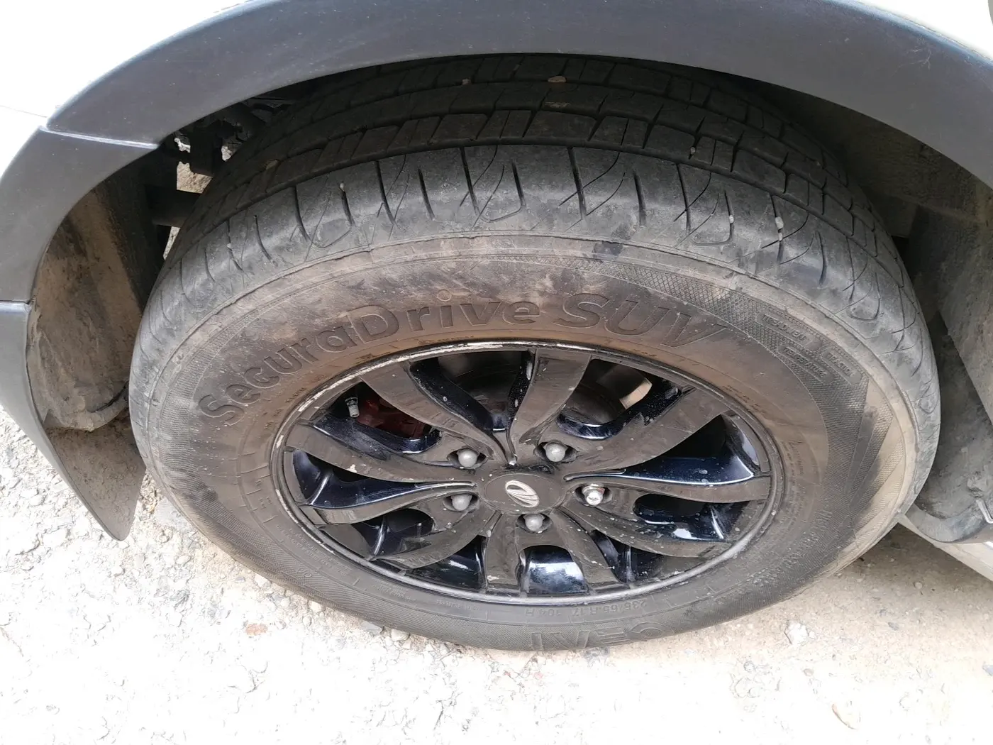 2015 Mahindra XUV500 W10, Diesel, Manual, 70,213 km, tyre