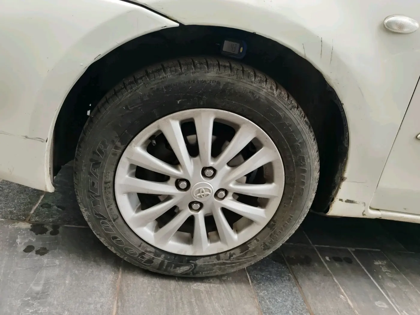 2011 Toyota Etios VX-D, Diesel, Manual, 1,60,041 km, tyre