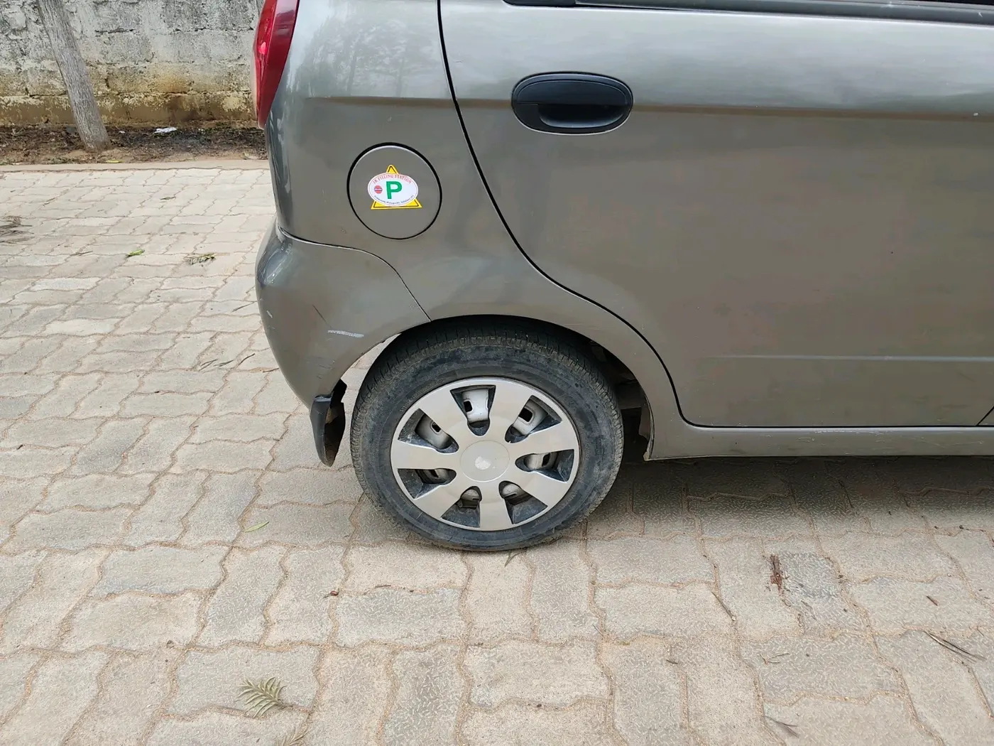 2011 Chevrolet Spark LS 1.0, Petrol, Manual, 87,097 km, tyre