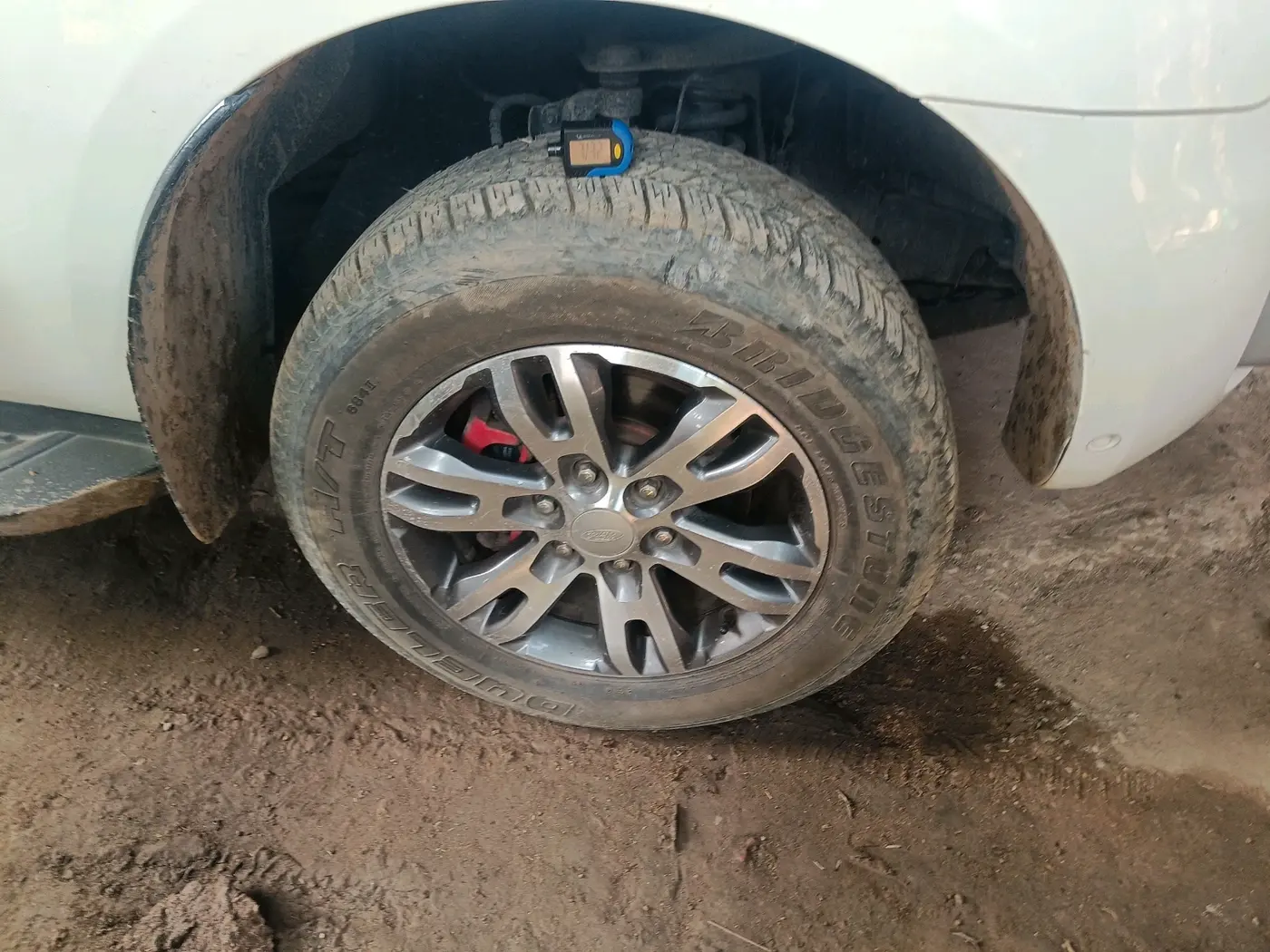 2018 Ford Endeavour TITANIUM 3.2 4X4 AT, Diesel, Automatic, 1,35,849 km, tyre