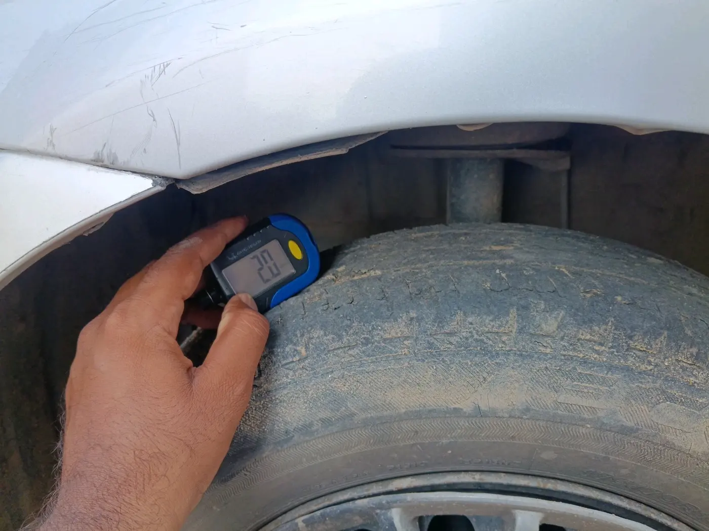 2013 Toyota Etios G, CNG, Manual, 1,30,949 km, tyre