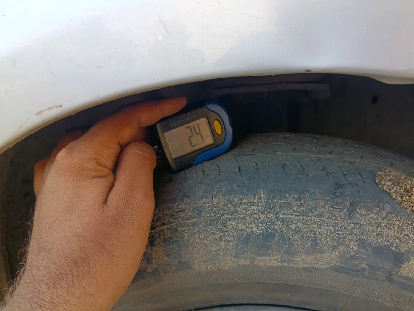 2013 Toyota Etios G, CNG, Manual, 1,30,949 km, tyre