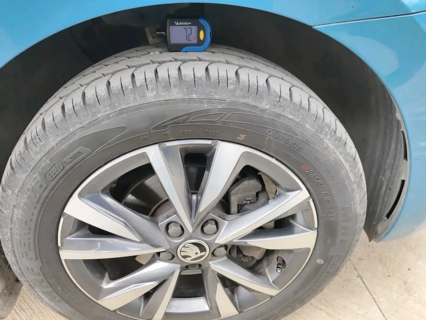 2023 Skoda SLAVIA STYLE 1.0L TSI AT, Petrol, Automatic, 29,810 km, tyre