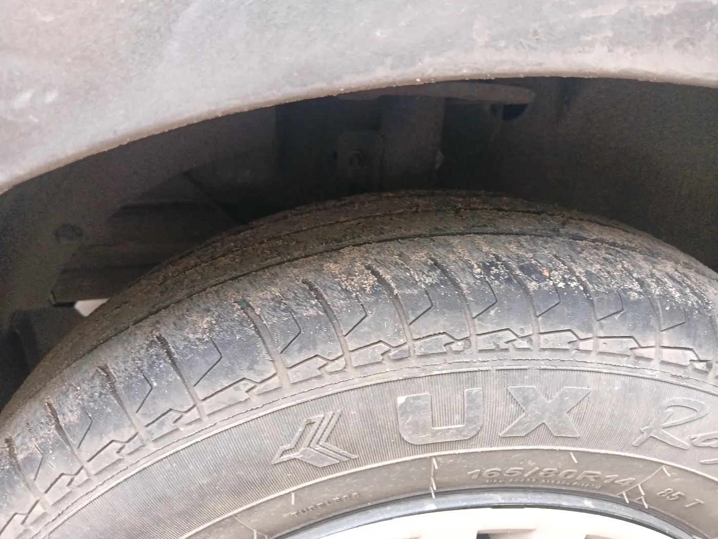 2017 Maruti Dzire VXI AMT, Petrol, Automatic, 85,401 km, tyre