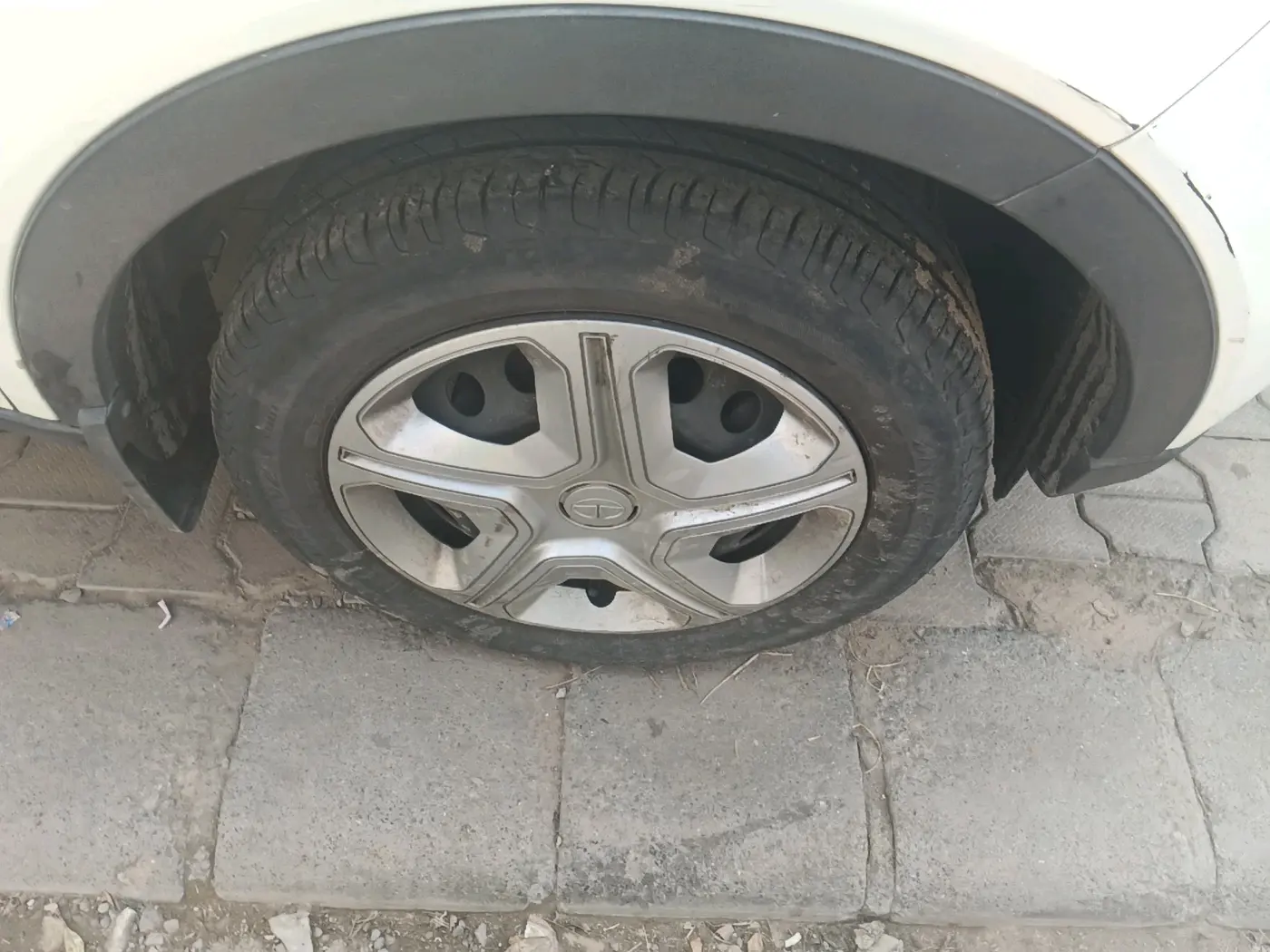 2021 Tata NEXON XM PETROL, Petrol, Manual, 52,708 km, tyre