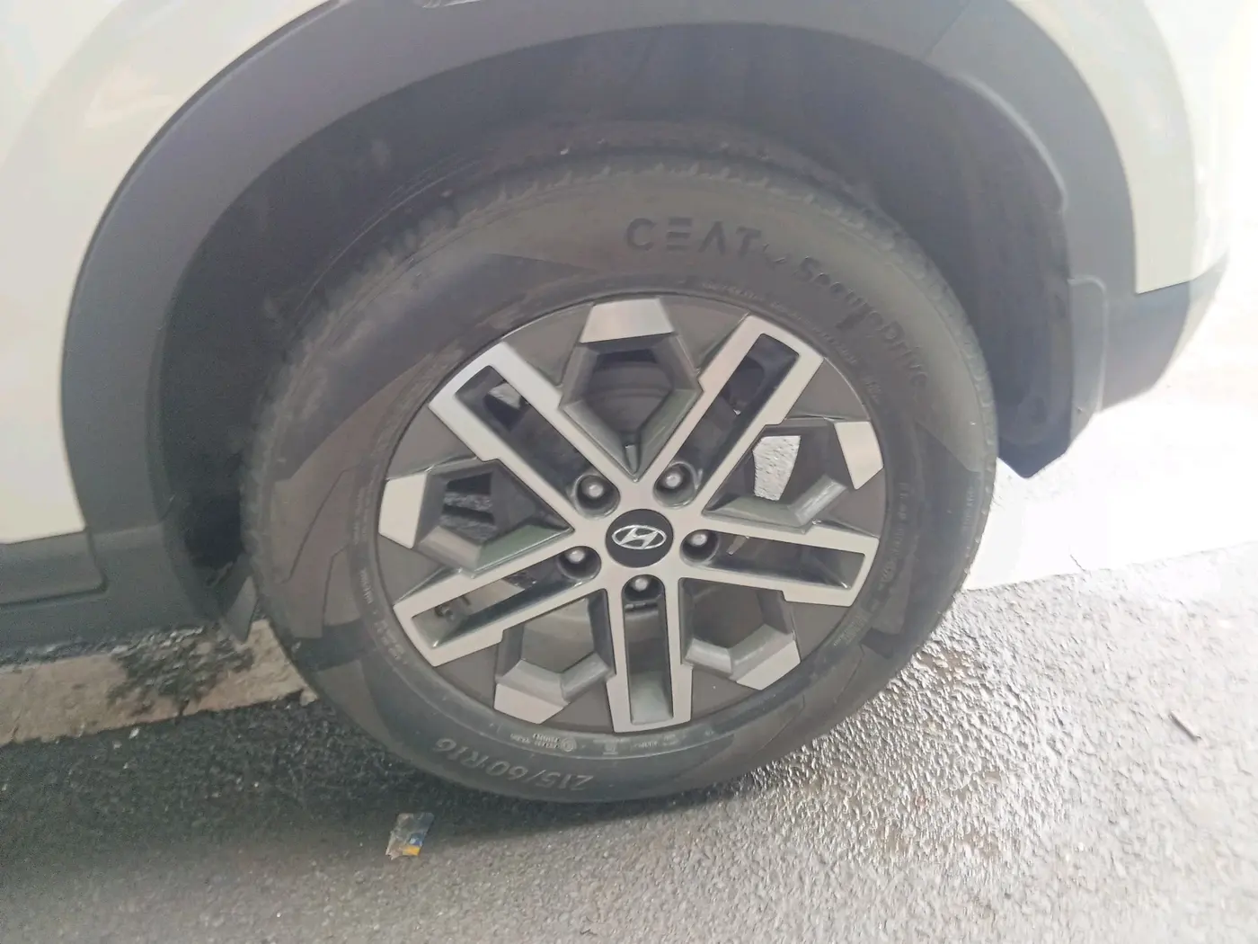 2023 Hyundai VENUE SX 1.5 CRDI, Diesel, Manual, 44,895 km, tyre