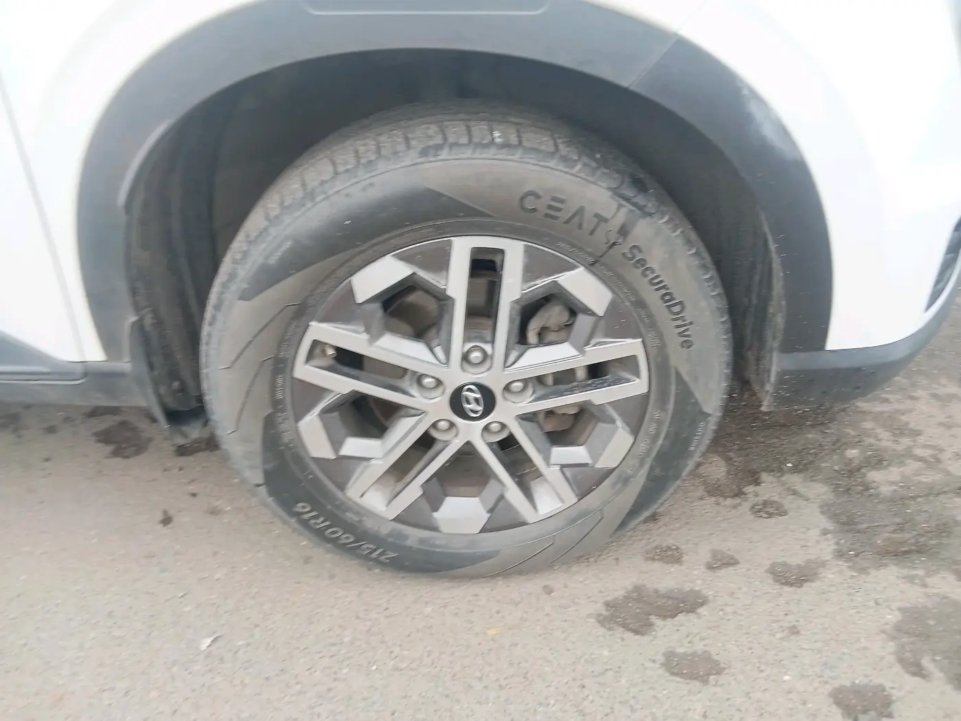 2023 Hyundai VENUE SX 1.5 CRDI, Diesel, Manual, 44,895 km, tyre