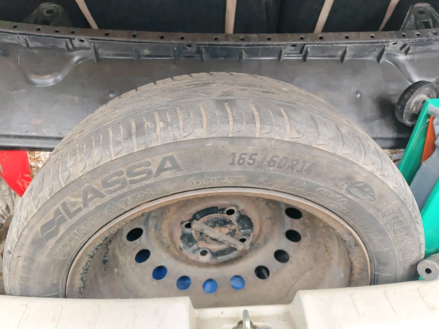 2014 Maruti Celerio VXI, CNG, Manual, 1,68,944 km, tyre