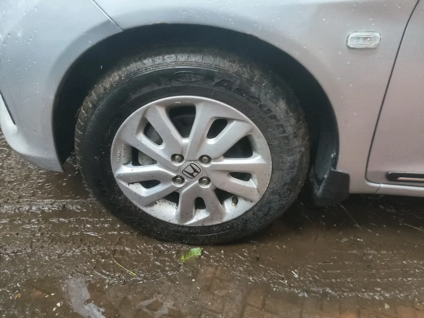 2014 Honda Mobilio 1.5L I-VTEC V, Petrol, Manual, 62,635 km, tyre