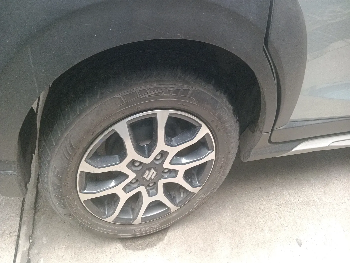 2023 Maruti XL6 ALPHA PLUS AT, Petrol, Automatic, 28,875 km, tyre