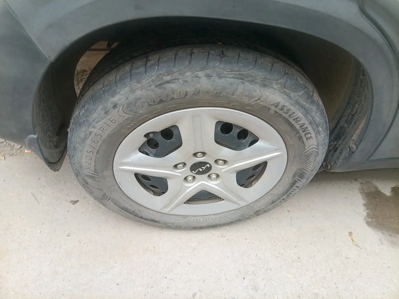 2023 KIA SELTOS  HTX 1.5 PETROL MT, Petrol, Manual, 32,155 km, tyre