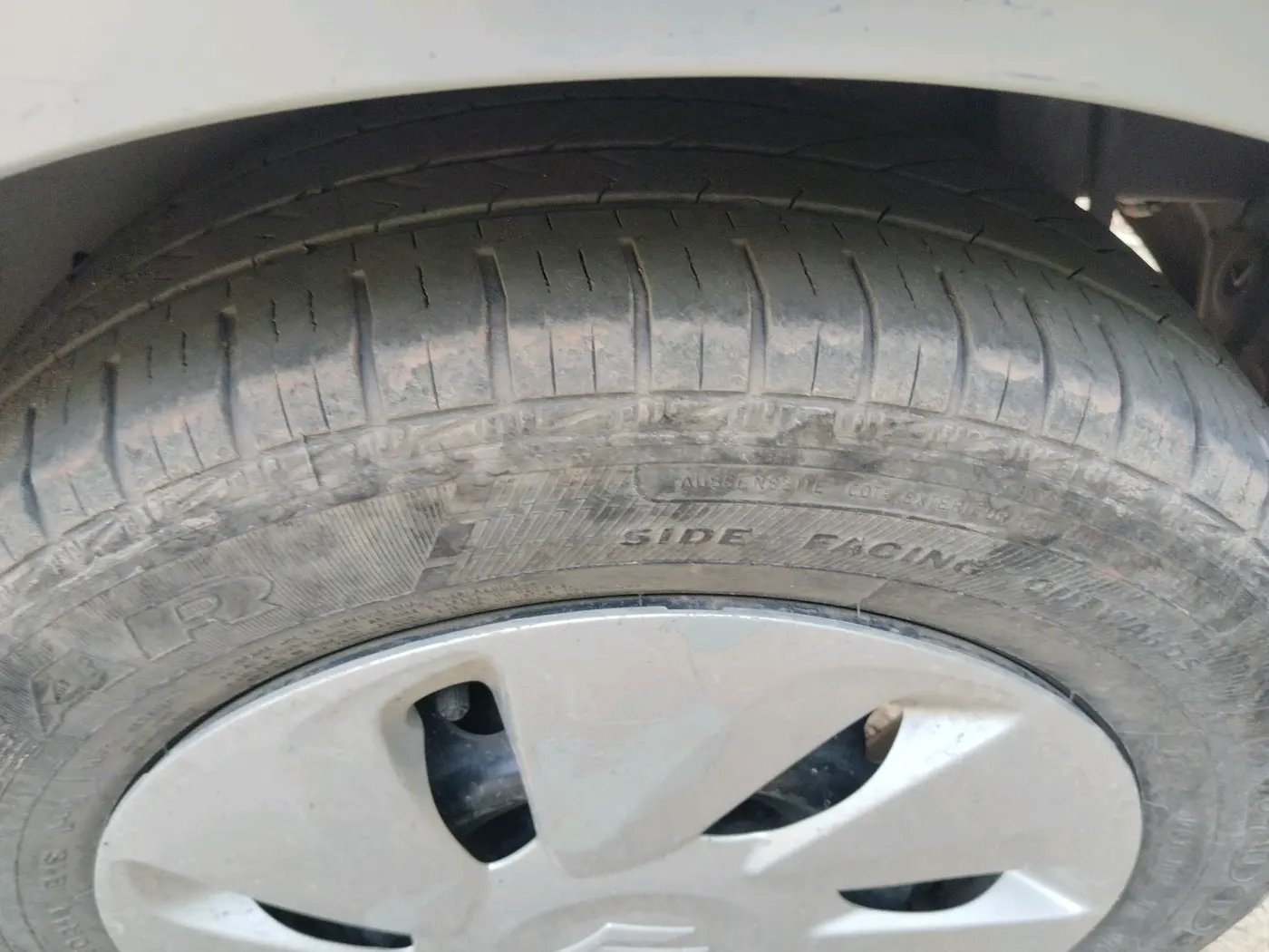 2015 Maruti Celerio VXI CNG, CNG, Manual, 1,04,893 km, tyre