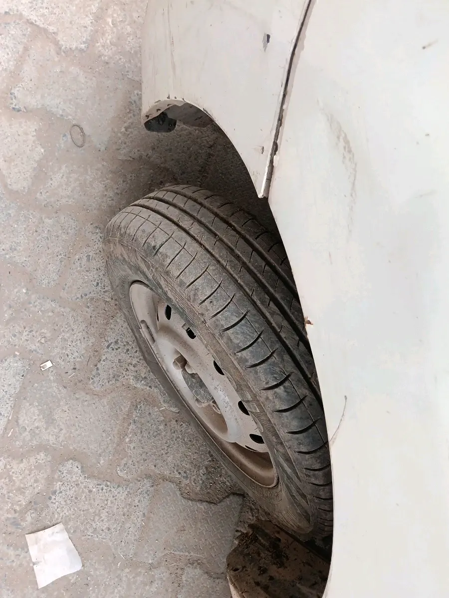 2012 Maruti Wagon R 1.0 LXI, Petrol, Manual, 99,713 km, tyre