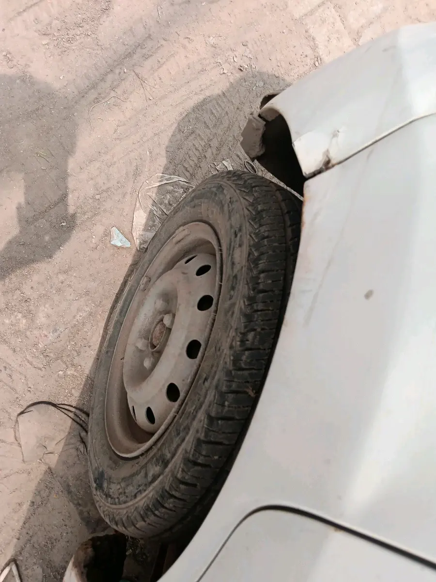 2012 Maruti Wagon R 1.0 LXI, Petrol, Manual, 99,713 km, tyre