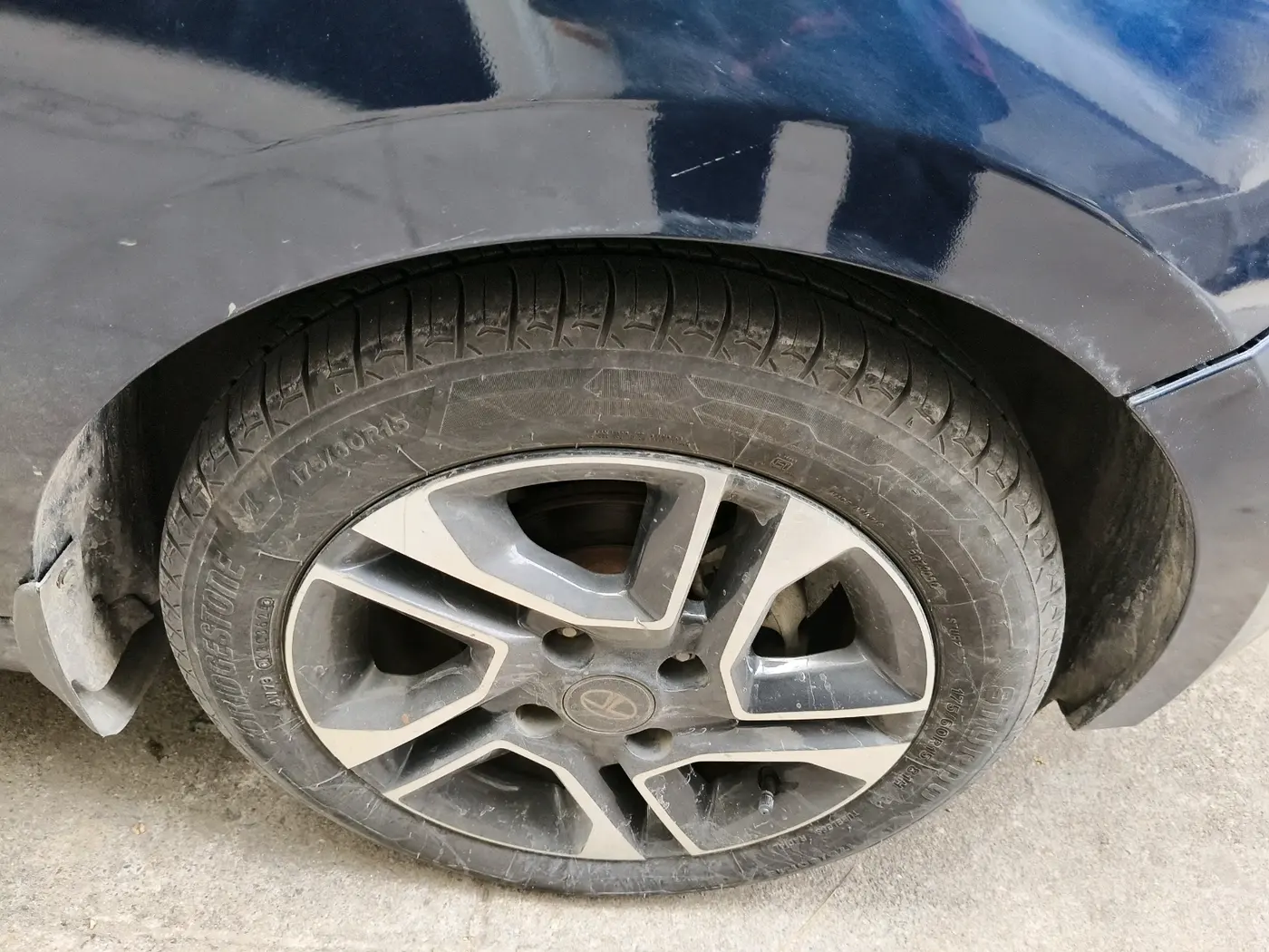 2021 Tata TIGOR XZA PLUS PETROL, Petrol, Automatic, 1,35,519 km, tyre