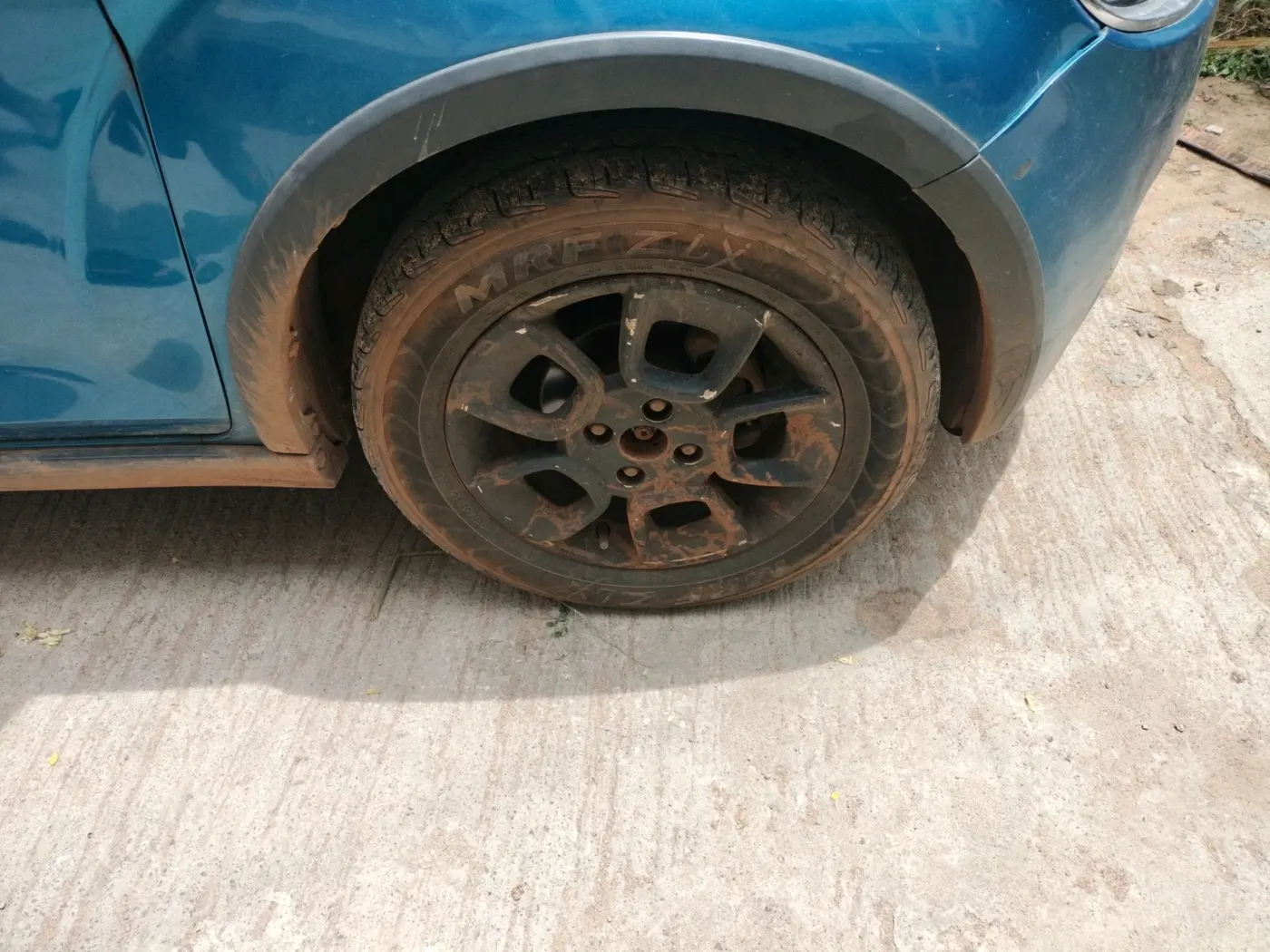 2017 Maruti IGNIS ALPHA 1.2, Petrol, Manual, 1,07,564 km, tyre