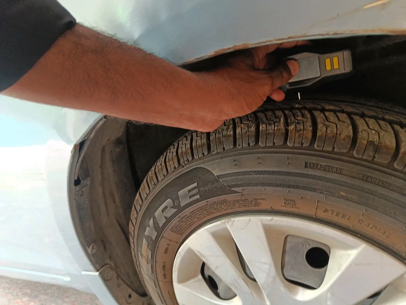 2013 Maruti Swift Dzire VXI, Petrol, Manual, 47,595 km, tyre
