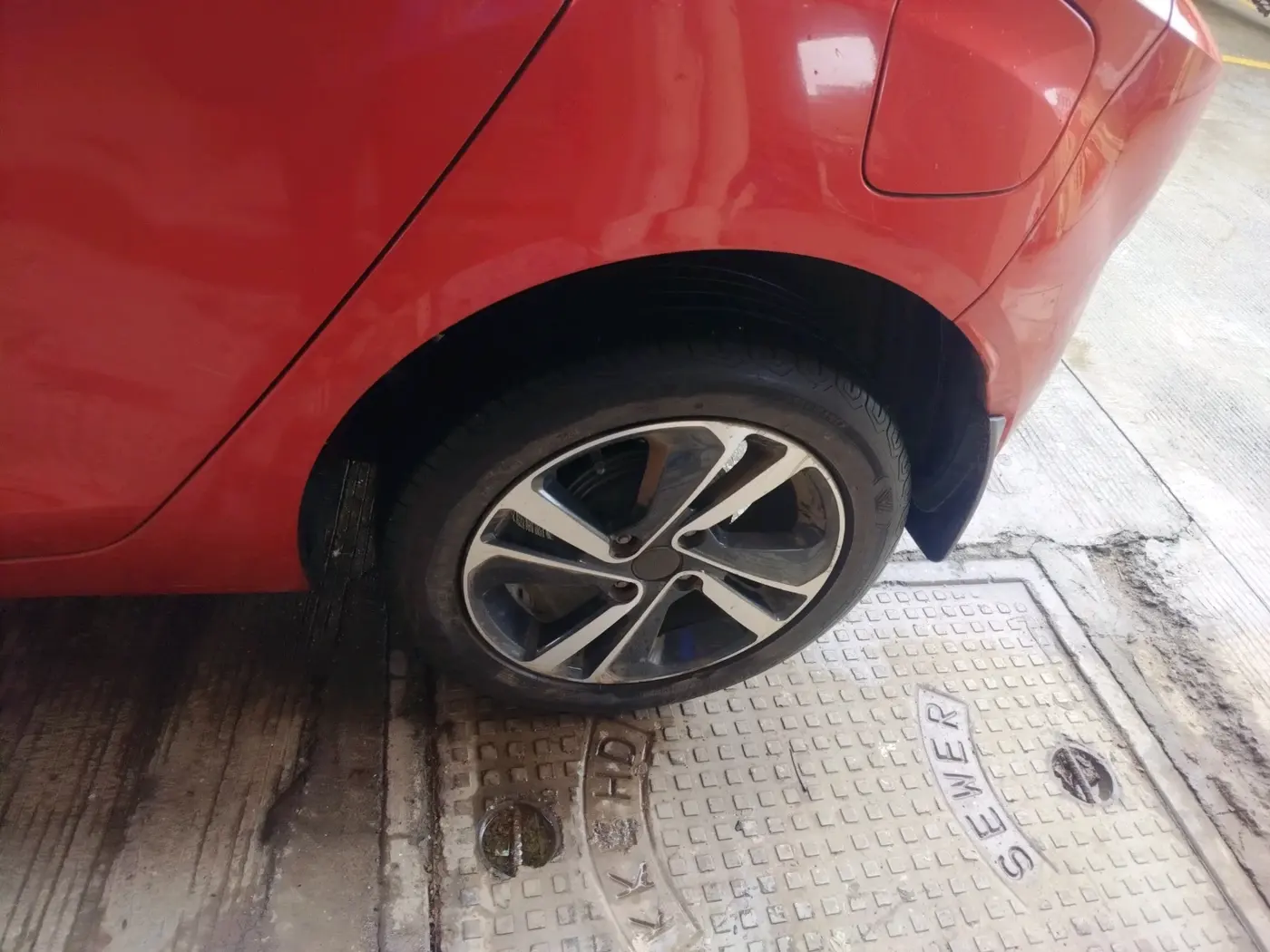 2021 Tata ALTROZ XZ PETROL, Petrol, Manual, 40,248 km, tyre