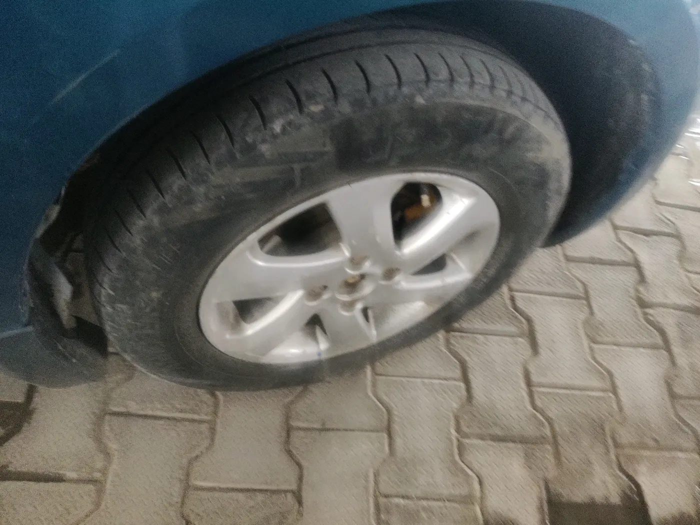 2013 Maruti Swift Dzire VXI, Petrol, Manual, 1,03,195 km, tyre