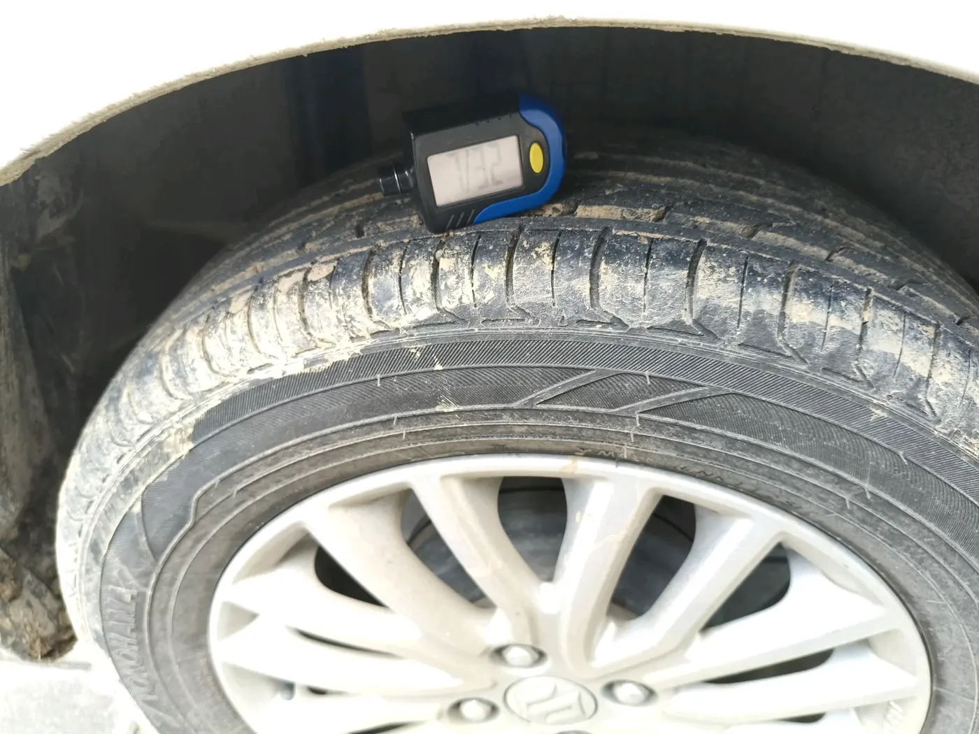 2019 Maruti Dzire ZXI, Petrol, Manual, 36,172 km, tyre