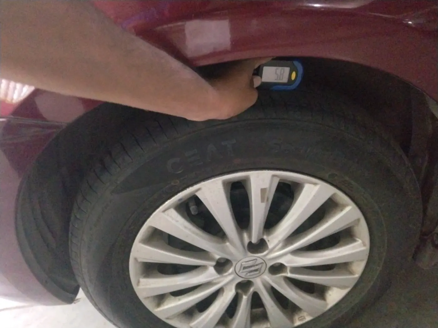 2016 Maruti Ciaz ZXI AT, Petrol, Automatic, 34,285 km, tyre
