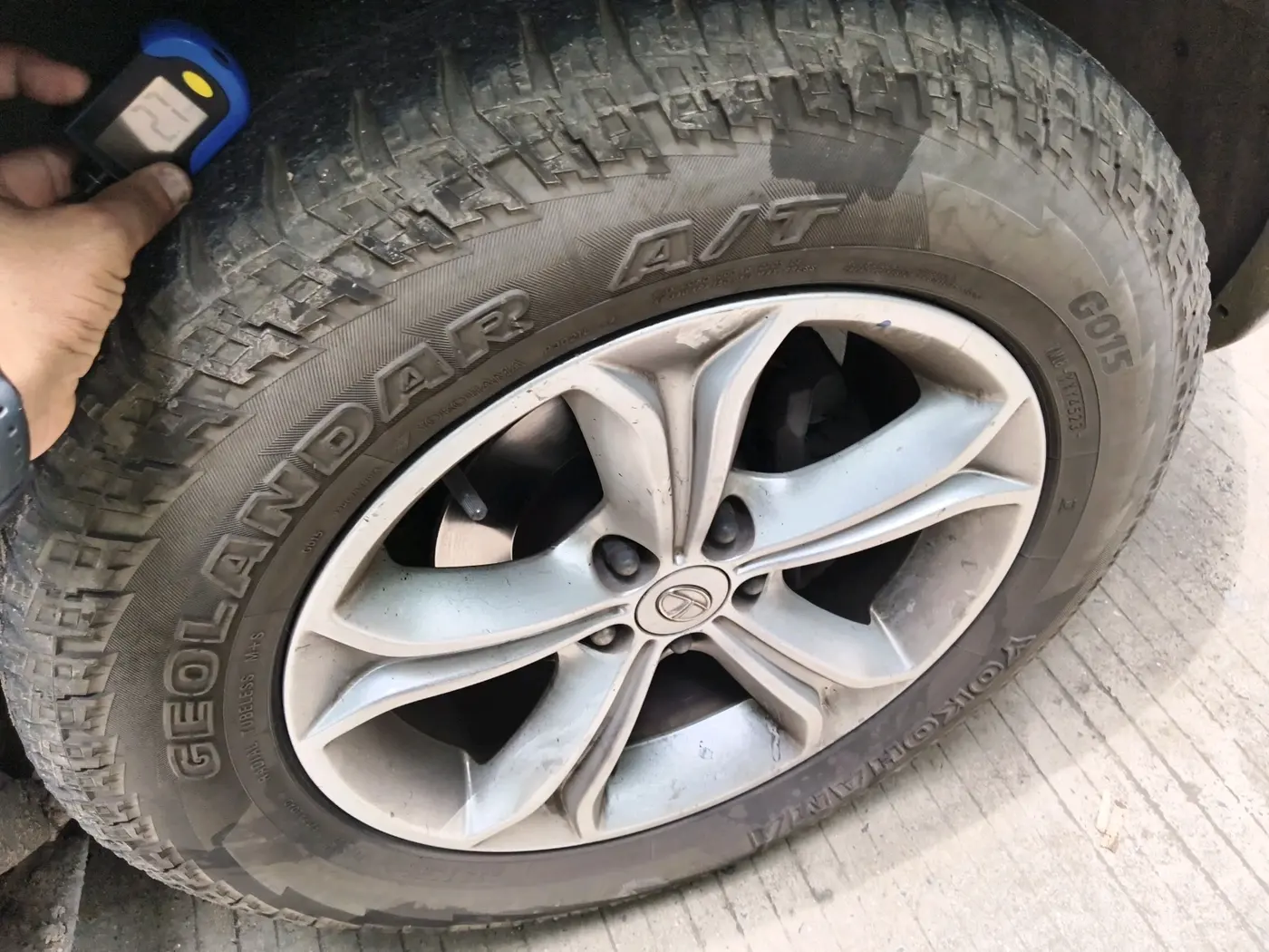 2019 Tata Harrier XZ 2.0L, Diesel, Manual, 1,32,885 km, tyre