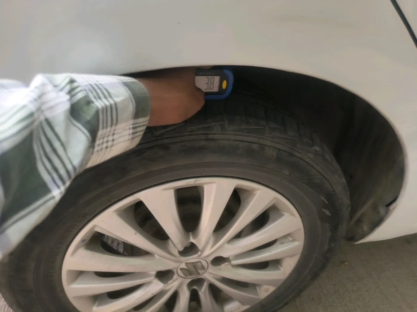 2014 Maruti Ciaz ZXI, Petrol, Manual, 1,26,910 km, tyre