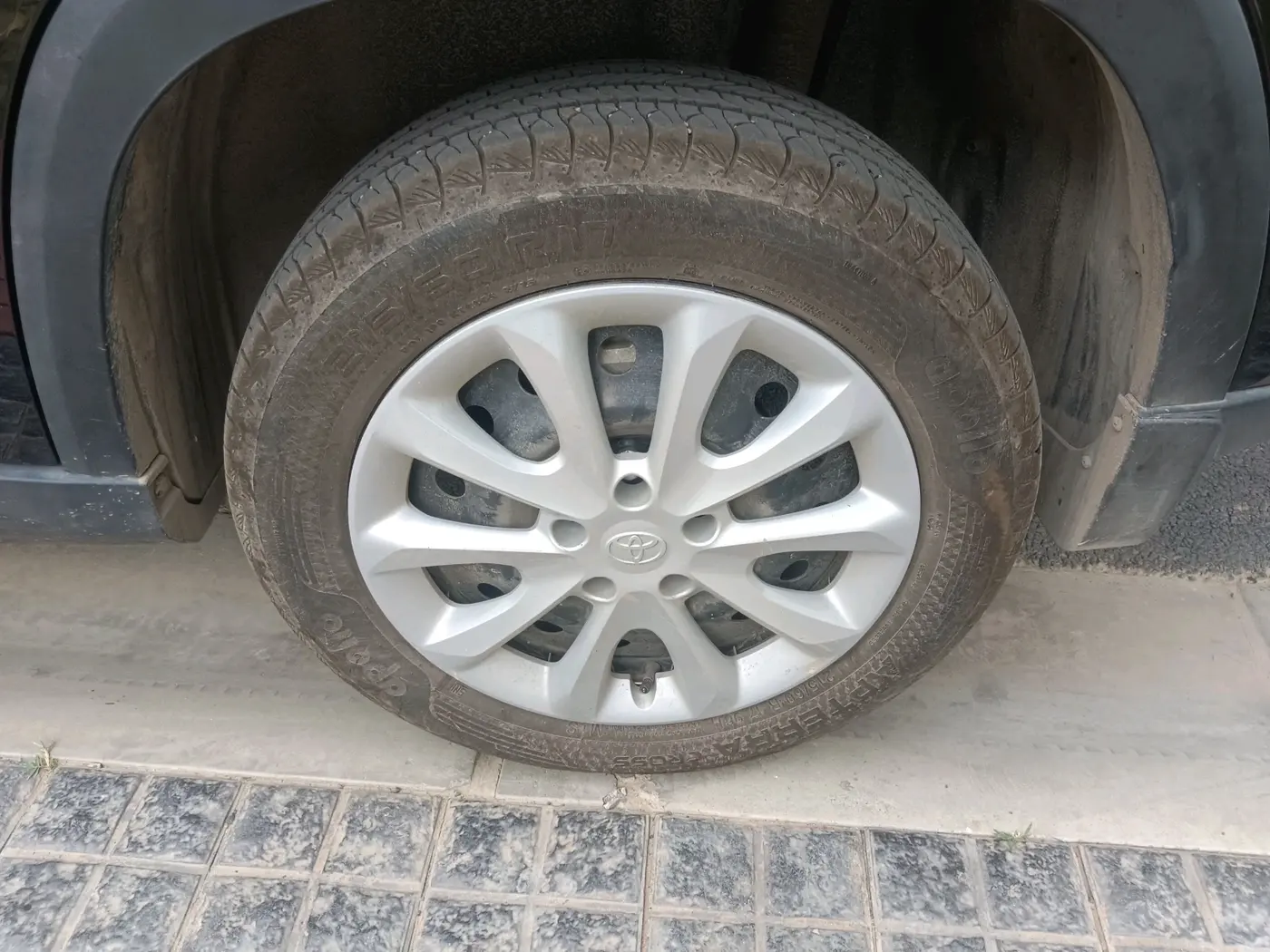 2025 Toyota URBAN CRUISER HYRYDER E NEO DRIVE, Petrol, Manual, 11,588 km, tyre