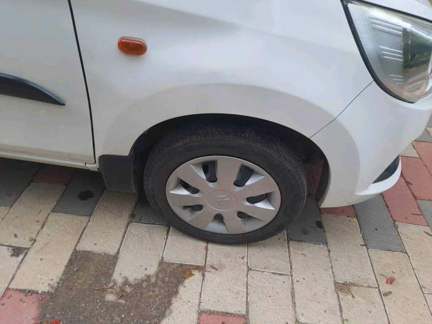 2016 Maruti Alto K10 VXI, Petrol, Manual, 53,926 km, tyre